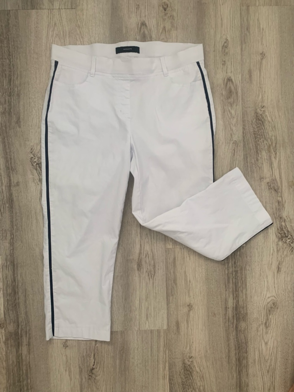 NWOT White Cropped Pants with Navy Blue Side Stripe